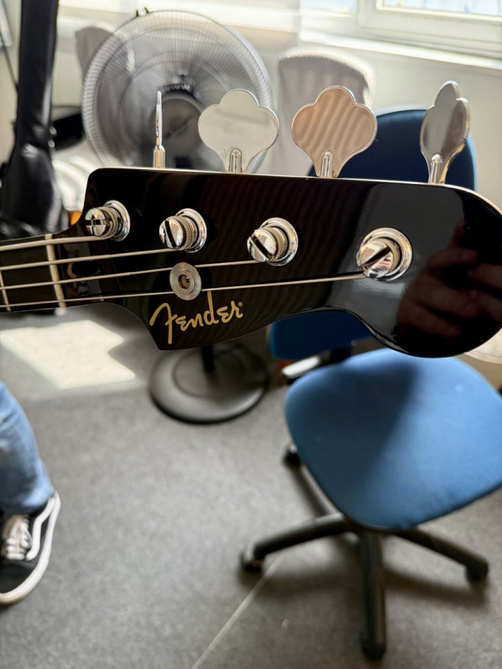 Fender Precisión Límited Edition Player