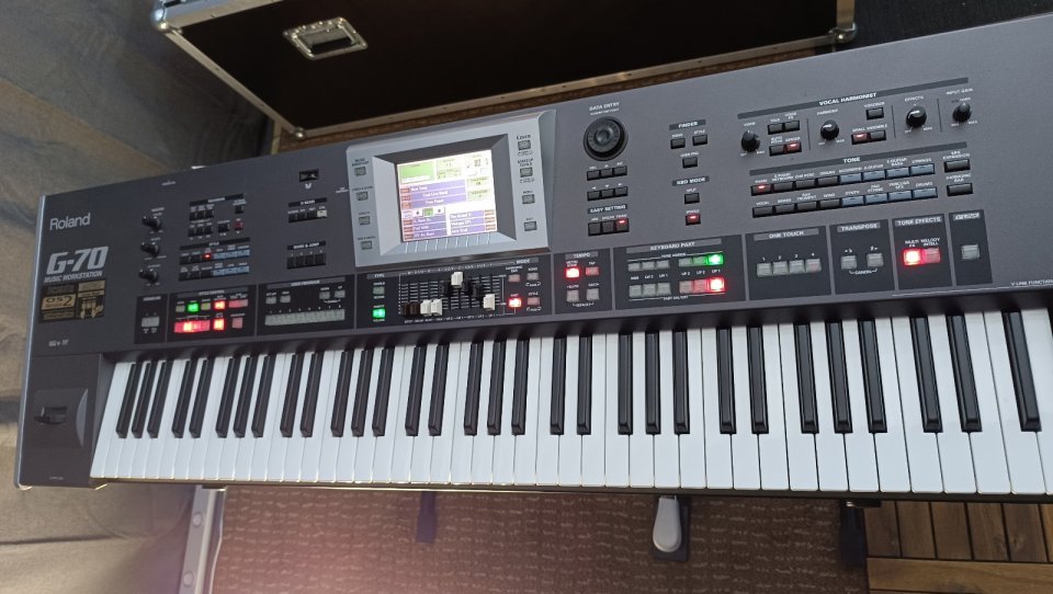 ROLAND G 70