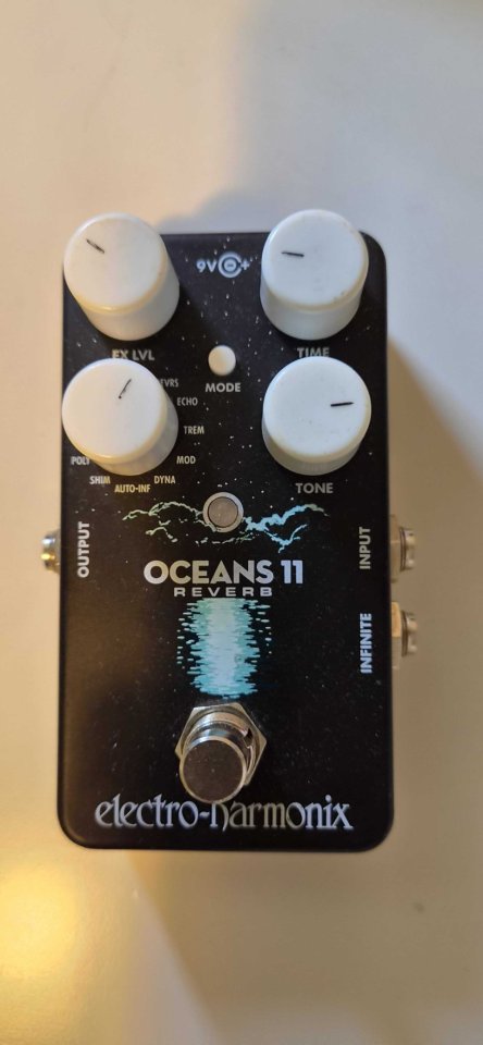 Electro-Harmonix Oceans 11 de segunda mano · Foto 1 de 2 · Madrid · 100 €
