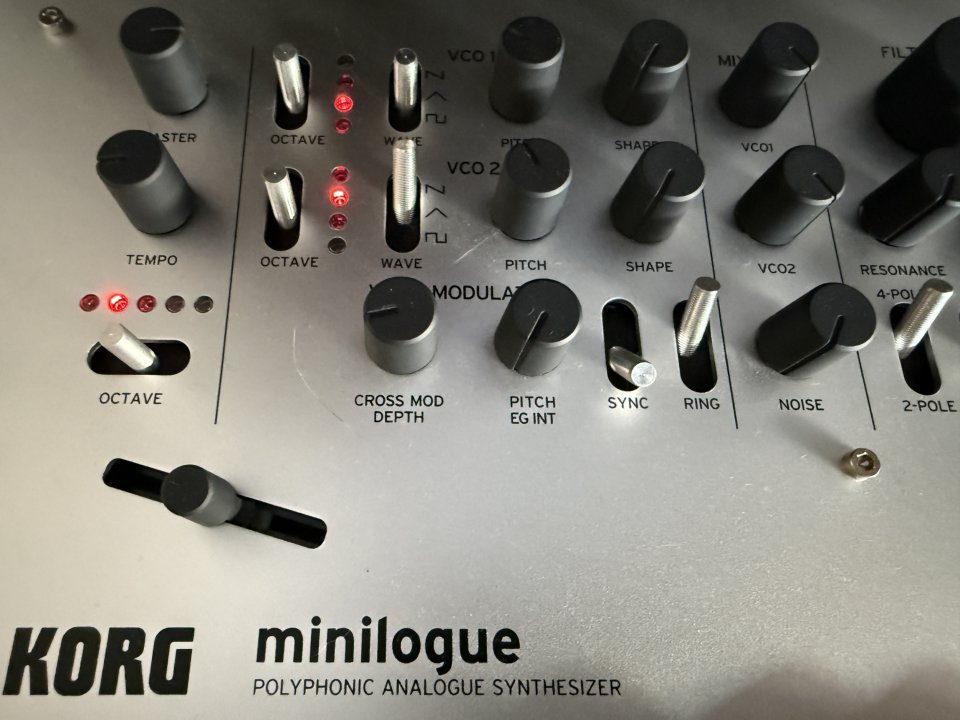 Korg Minilogue de segunda mano · Foto 2 de 5 · Madrid · 360 €
