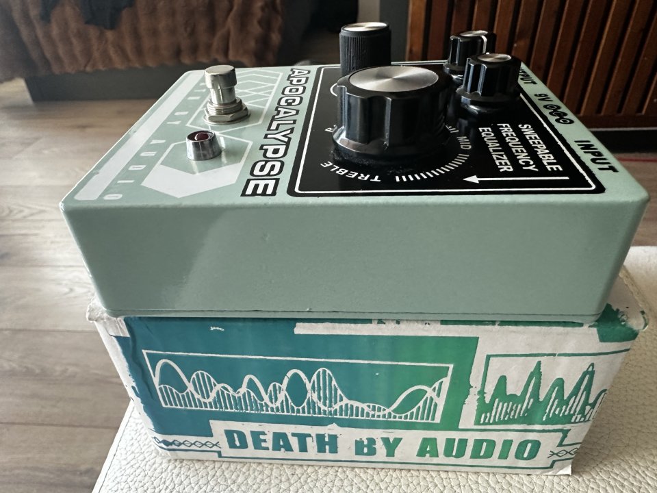 Apocalypse Fuzz DeathByAudio de segunda mano · Foto 3 de 4 · Madrid · 245 €