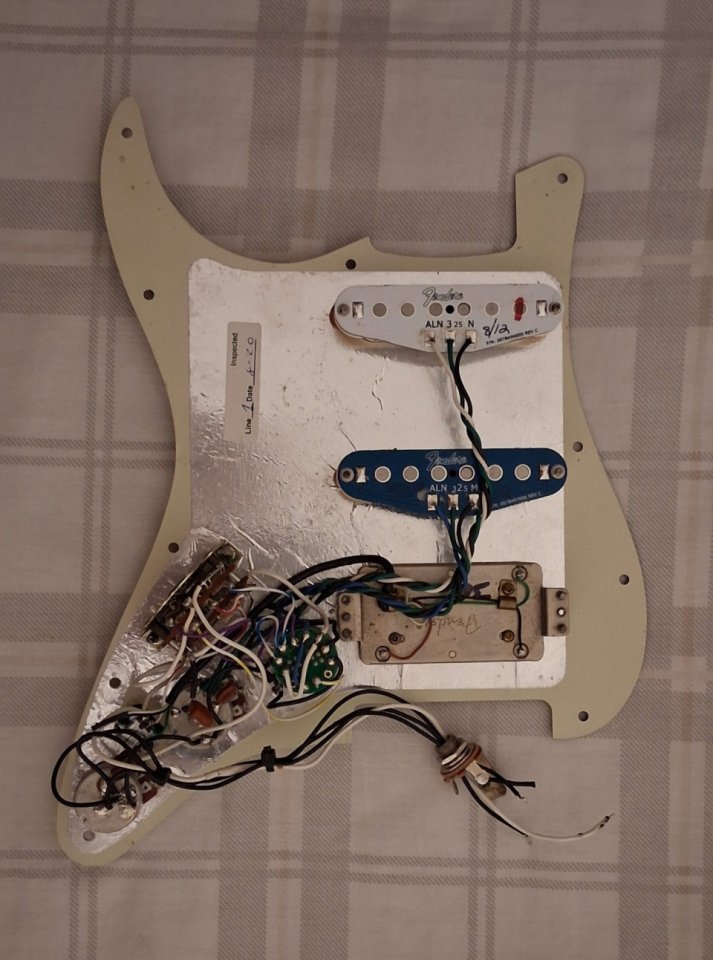 Fender Stratocaster American Deluxe HSS Sunset Metallic de segunda mano · Foto 7 de 10 · Madrid · 1400 €