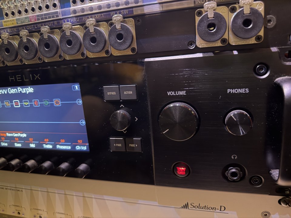 Line 6 Helix Rack Procesador de Guitarra/Bajo de segunda mano · Foto 9 de 9 · Madrid · 850 €
