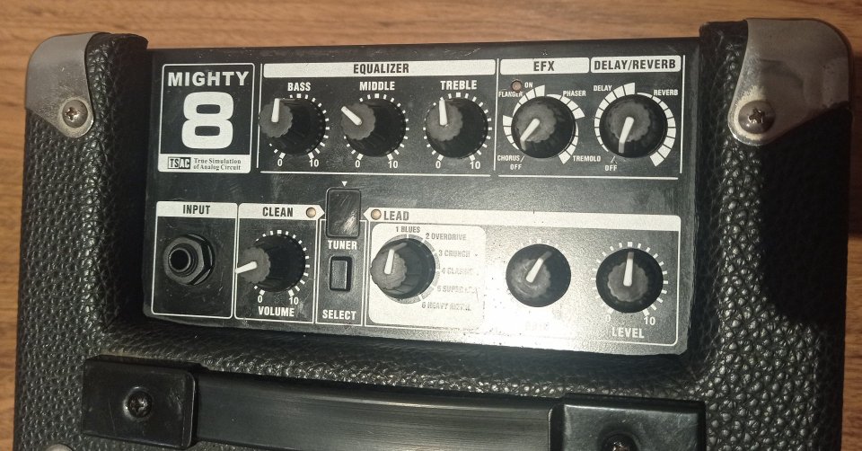 Amplificador guitarra eléctrica Nux efectos de segunda mano · Foto 4 de 5 · Cuenca · 60 €