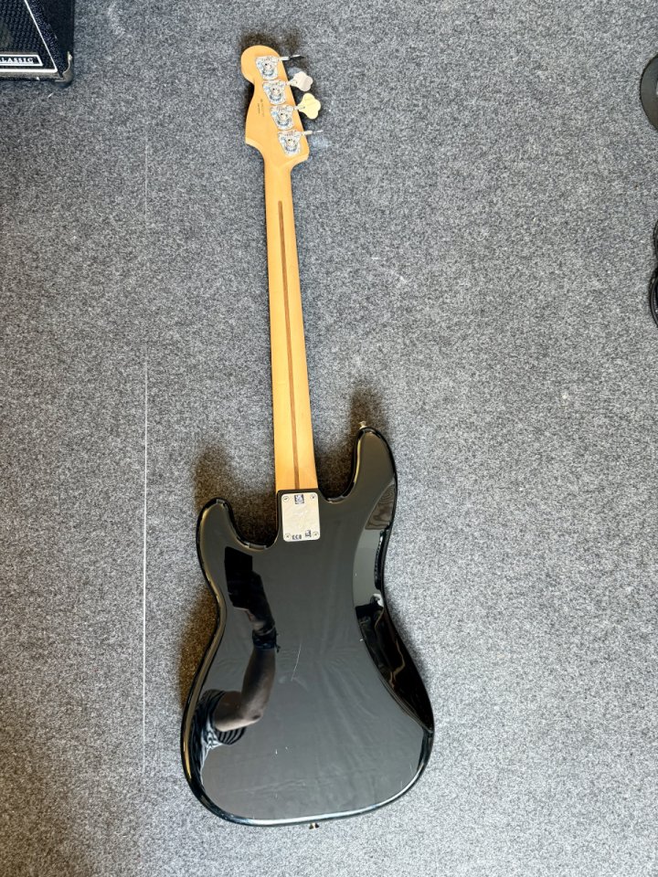 Fender Precisión Límited Edition Player