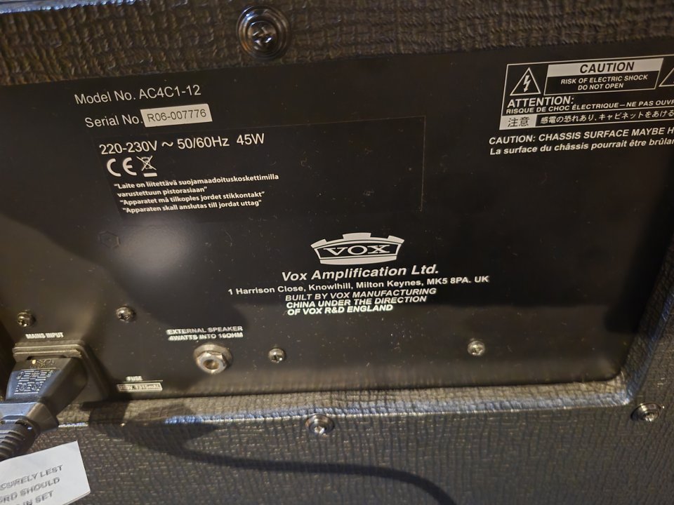 VOX AC4C1-12 (Versión con cono 12")
