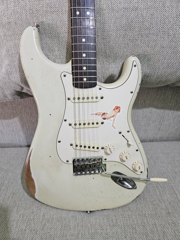 Fender Stratocaster con piezas Fender seleccionadas