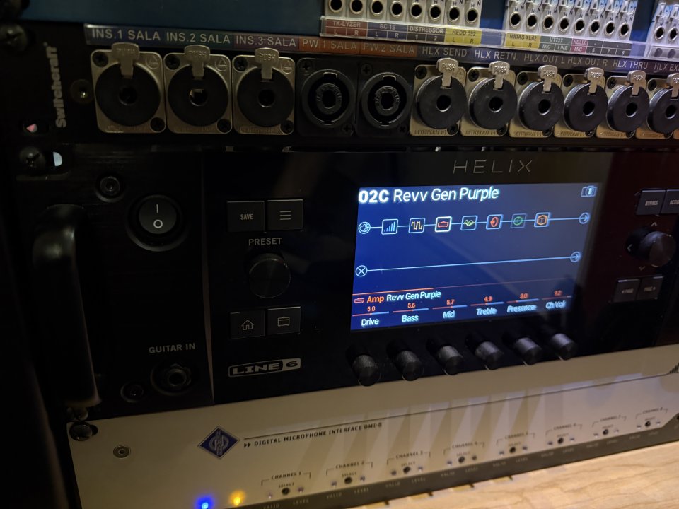 Line 6 Helix Rack Procesador de Guitarra/Bajo de segunda mano · Foto 8 de 9 · Madrid · 850 €