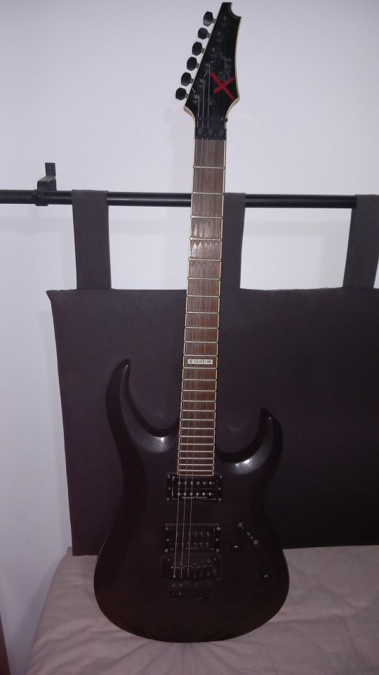 Cort X-Custom BKM (Hecha en Corea - Seymour Duncan y Floyd Rose) de segunda mano · Foto 2 de 6 · Navarra · 400 €