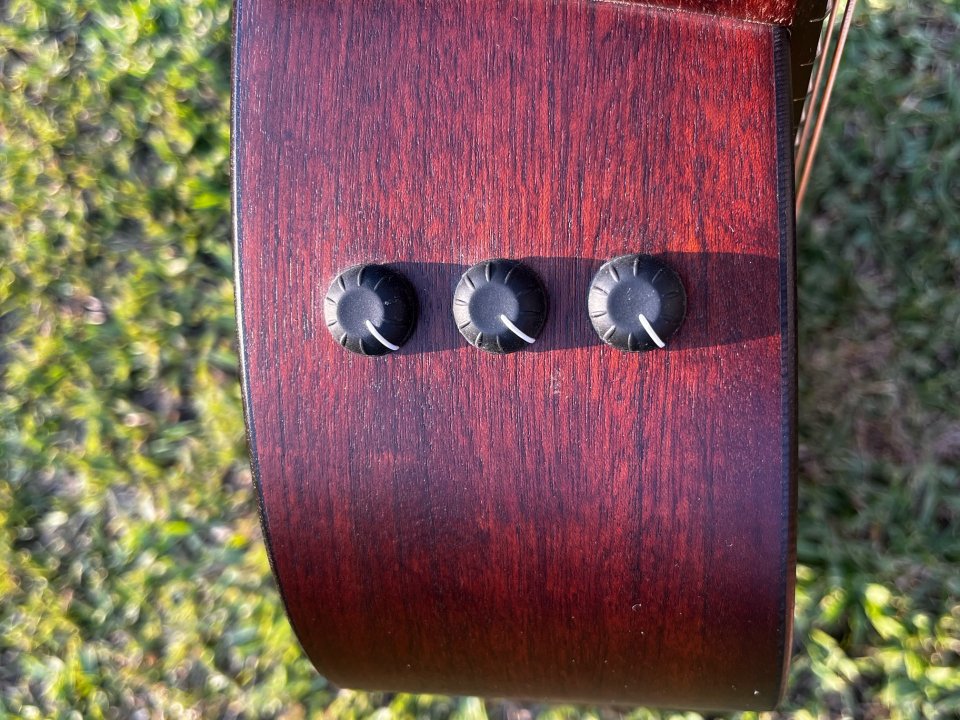 Taylor AD17e de segunda mano · Foto 3 de 9 · Valencia · 1100 €