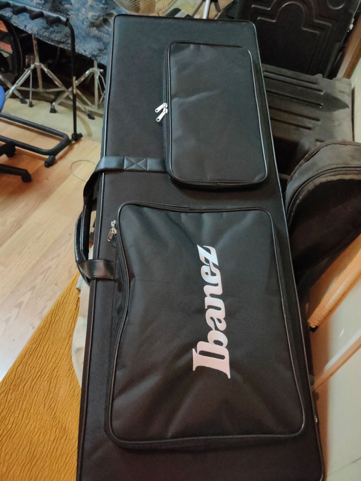 /cambio Ibanez Universe Green Dot UV70P