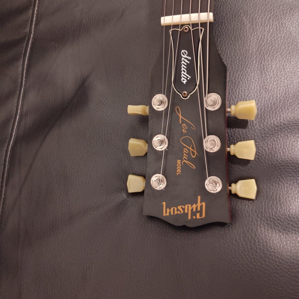 Gibson Les Paul Studio 2012 de segunda mano · Foto 6 de 10 · Málaga · 900 €