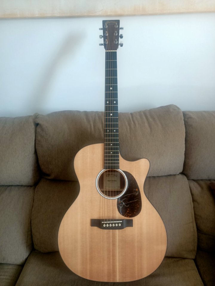 Guitarra acústica Martin GPC-11E. de segunda mano · Foto 1 de 10 · Cádiz · 990 €