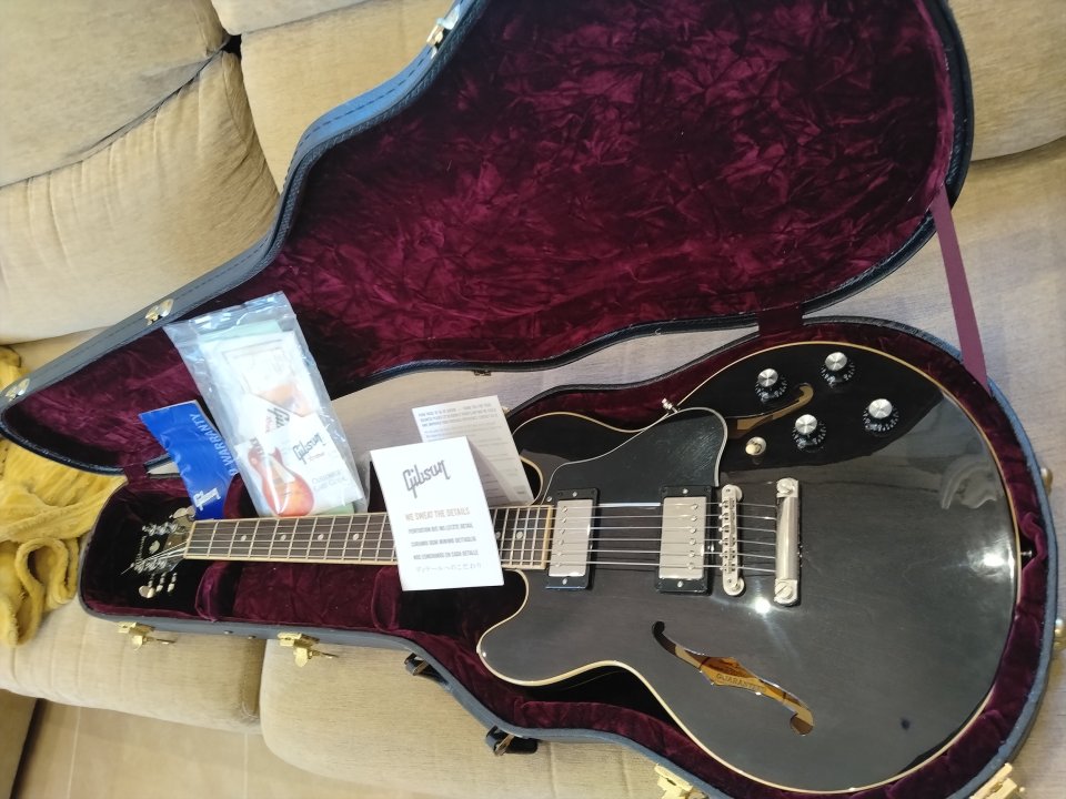 Gibson 339 trans ebony de segunda mano · Foto 2 de 4 · Murcia · 2200 €