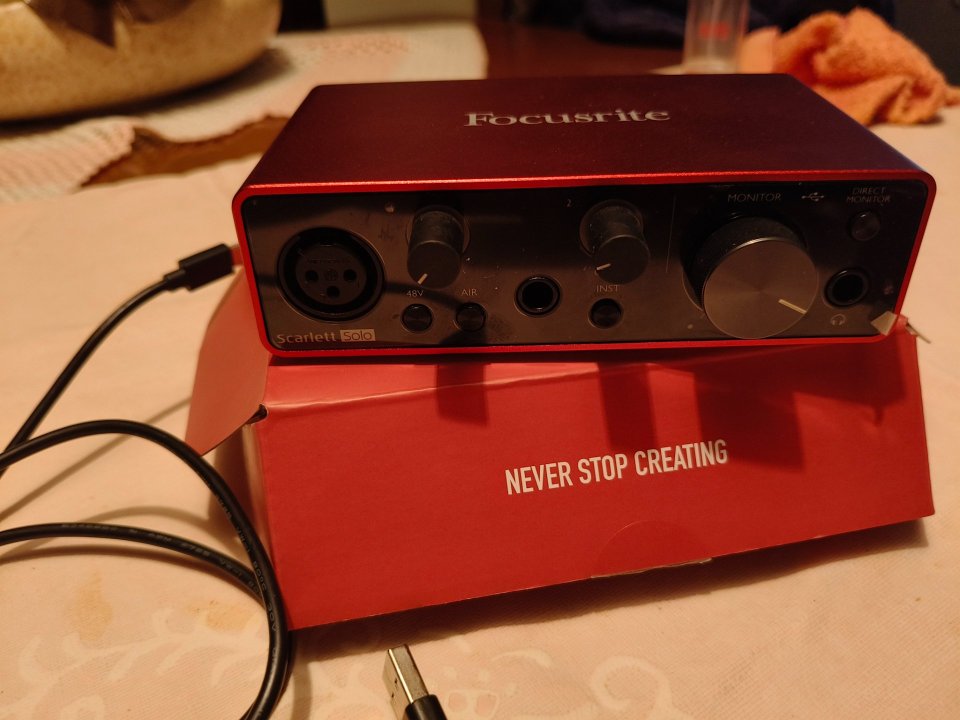 Interfaz de audio USB Scarlett Solo 3.ª gen. de Focusrite