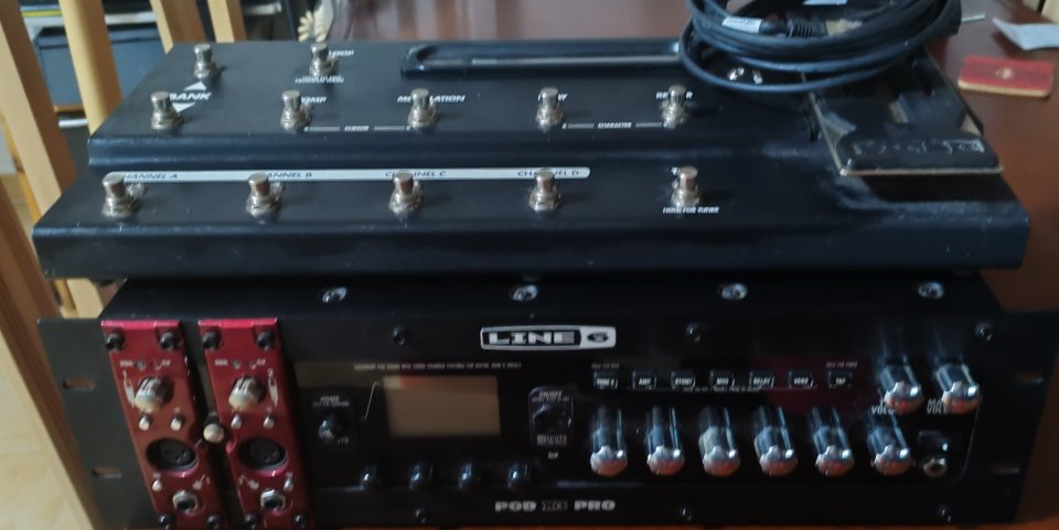 Line6 PodX3 Pro+ pedalera FBV shortboard de segunda mano · Foto 1 de 4 · Cantabria · 270 €