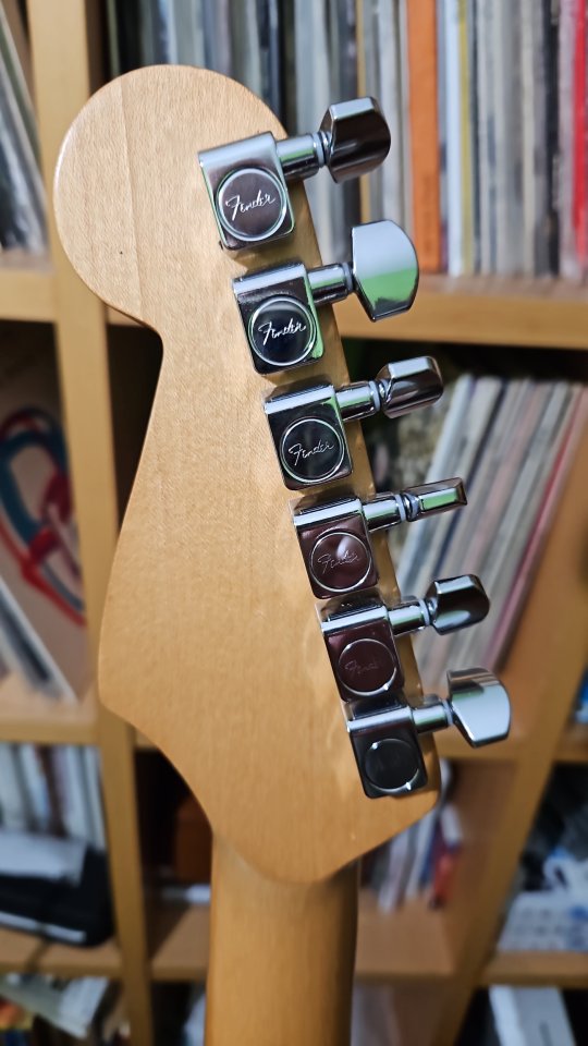 Fender Stratocaster con piezas Fender seleccionadas