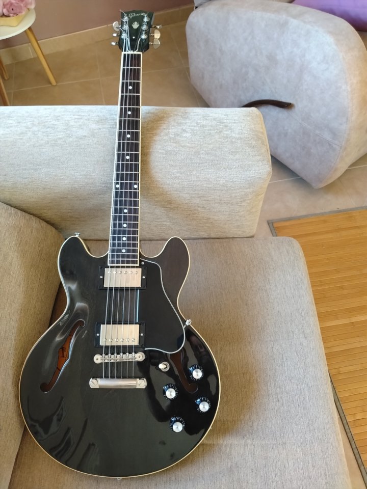 Gibson 339 trans ebony de segunda mano · Foto 4 de 4 · Murcia · 2200 €
