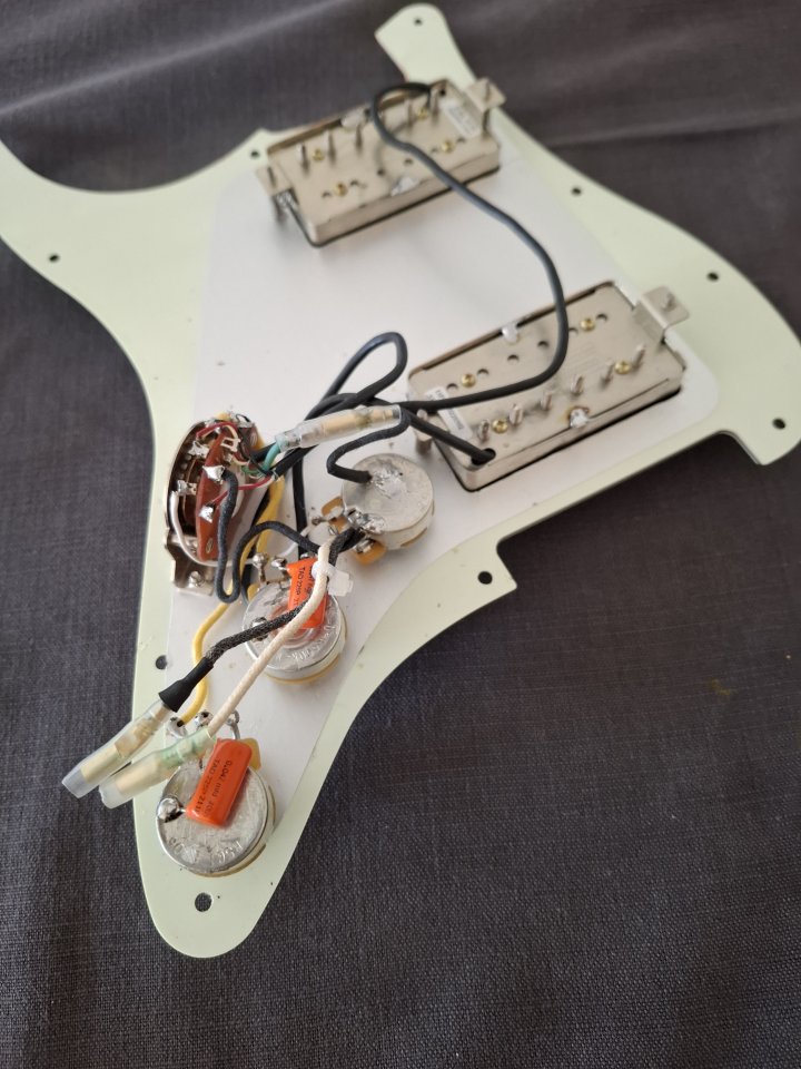 Golpeador cargado stratocaster HH, duncan hot rodded set de segunda mano · Foto 2 de 3 · Madrid · 240 €