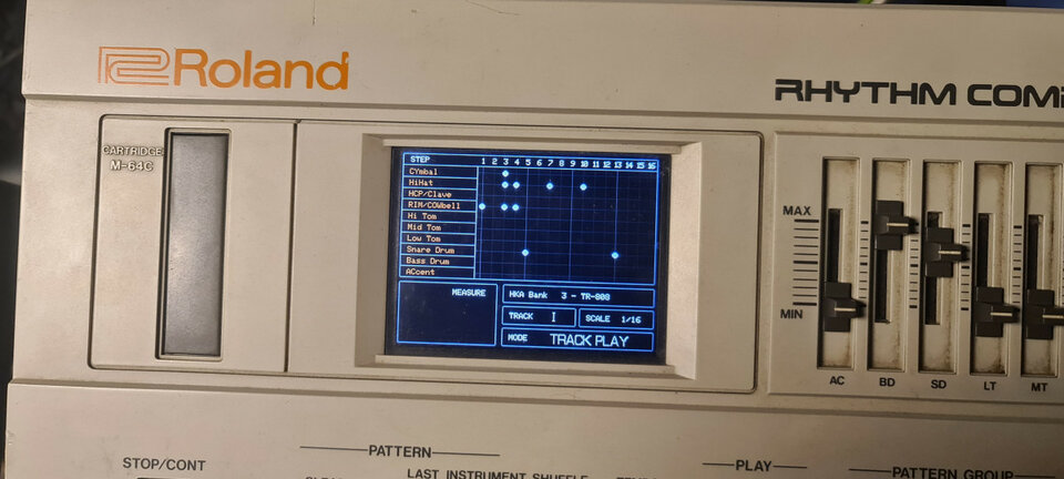 Roland TR-707 TFT colour screen + HKA V2