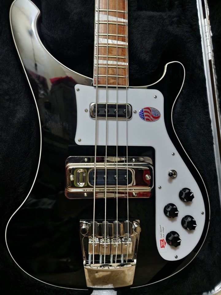Bajo Rickenbacker 4003 Jetglo 2026. Nuevo sin estrenar. de segunda mano · Foto 2 de 5 · Madrid · 2700 €