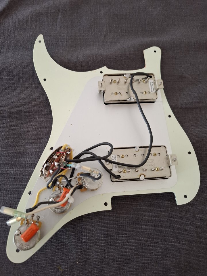 Golpeador cargado stratocaster HH, duncan hot rodded set de segunda mano · Foto 3 de 3 · Madrid · 240 €