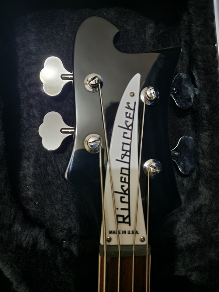 Bajo Rickenbacker 4003 Jetglo 2026. Nuevo sin estrenar. de segunda mano · Foto 3 de 5 · Madrid · 2700 €