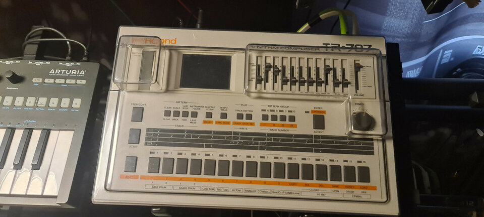 Roland TR-707 TFT colour screen + HKA V2