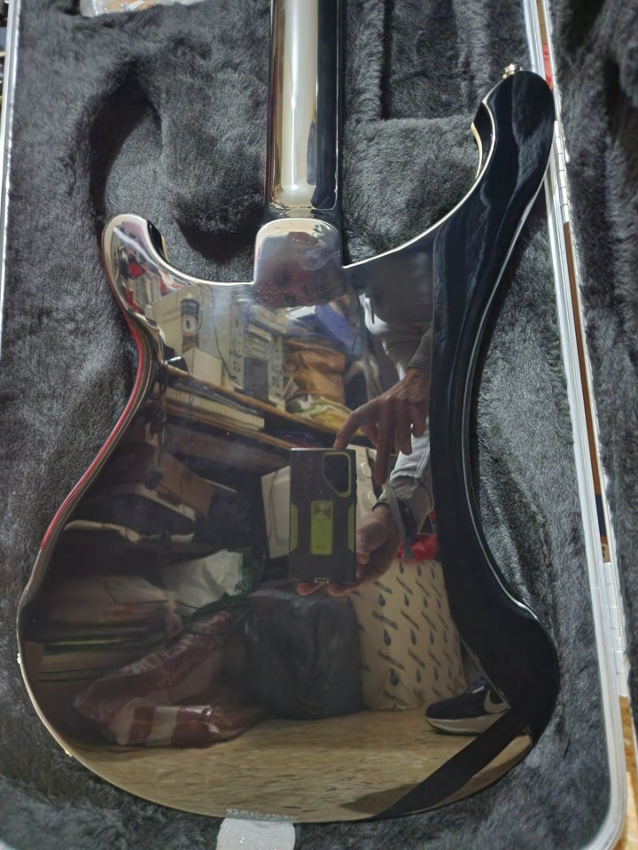 Bajo Rickenbacker 4003 Jetglo 2026. Nuevo sin estrenar. de segunda mano · Foto 5 de 5 · Madrid · 2700 €