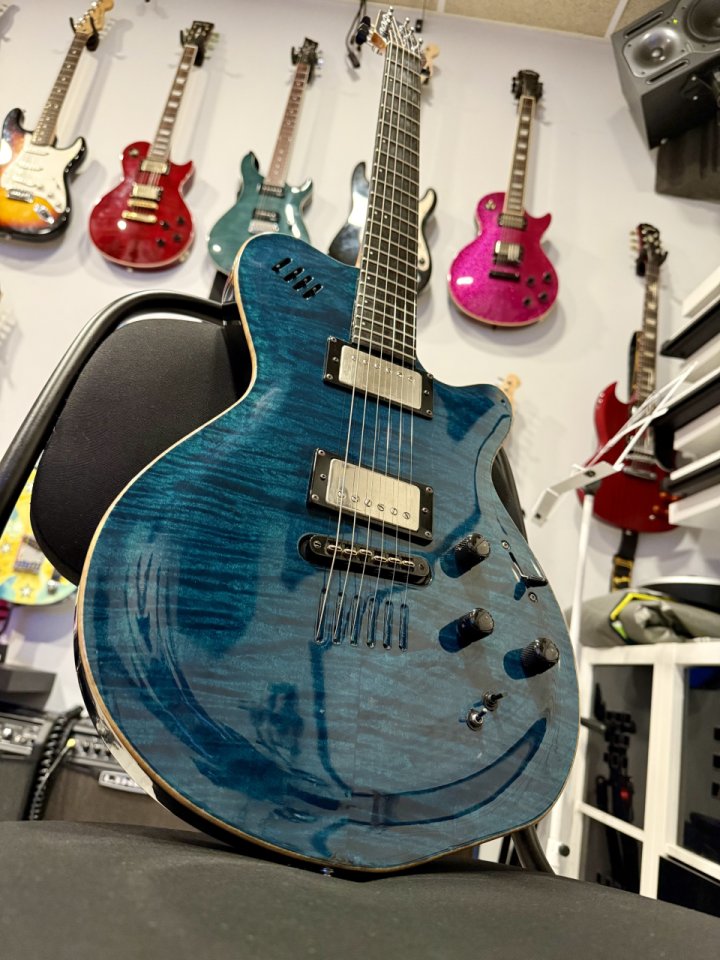 Godin LGX-SA con piezo y Midi de segunda mano · Foto 5 de 10 · Bizkaia · 1500 €
