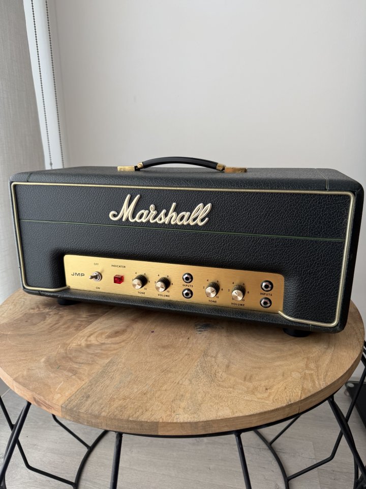 Marshall 2061x + Marshall 1x12 1974CX de segunda mano · Foto 2 de 6 · Sevilla · 1600 €
