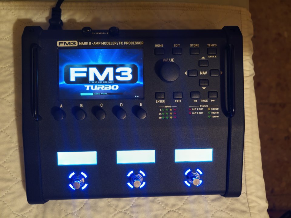 Fractal Audio FM3 Mark II Turbo+Cab packs y IRs de pago extra de segunda mano · Foto 1 de 4 · Madrid · 1099 €
