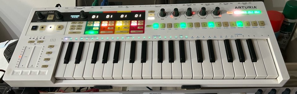 Arturia Keystep Pro de segunda mano · Foto 1 de 2 · Barcelona · 330 €