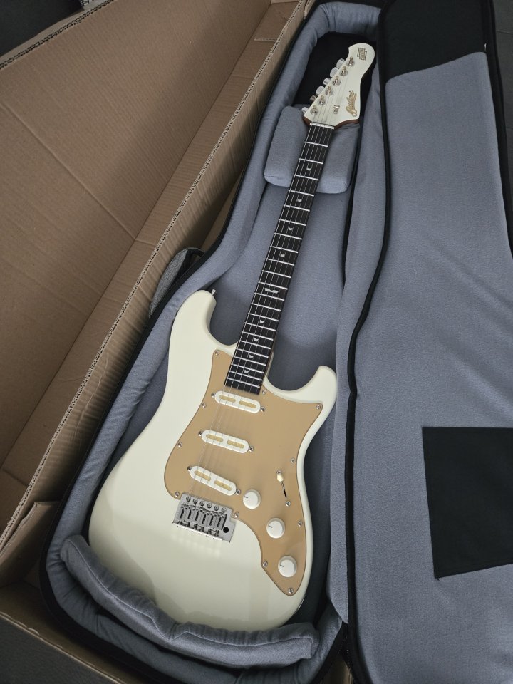 Baum Celestor Vintage White de segunda mano · Foto 1 de 3 · Madrid · 1100 €
