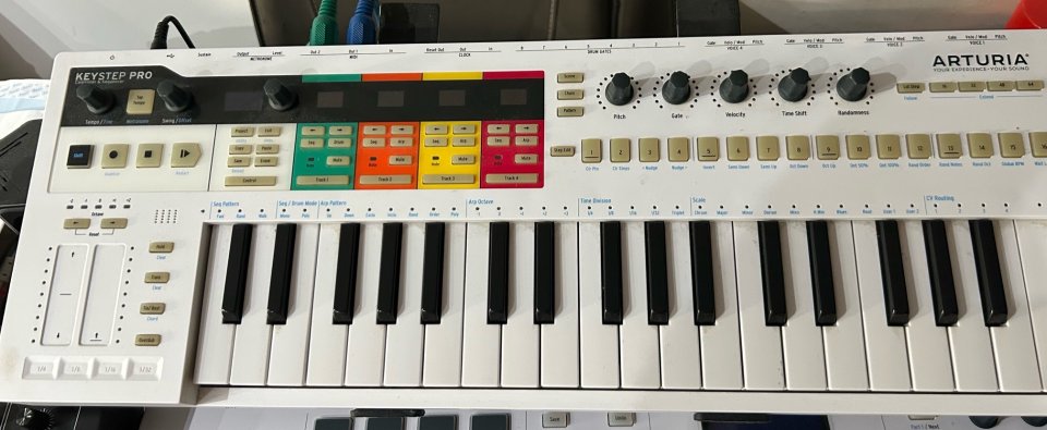 Arturia Keystep Pro de segunda mano · Foto 2 de 2 · Barcelona · 330 €