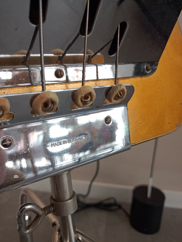 Contrabajo eléctrico Framus Triumph 4/60 finales 1950s principios 1960s Oro