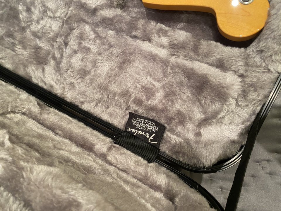 Vendo *FENDER STRATOCASTER ULTRA de segunda mano · Foto 10 de 10 · Bizkaia · 1950 €