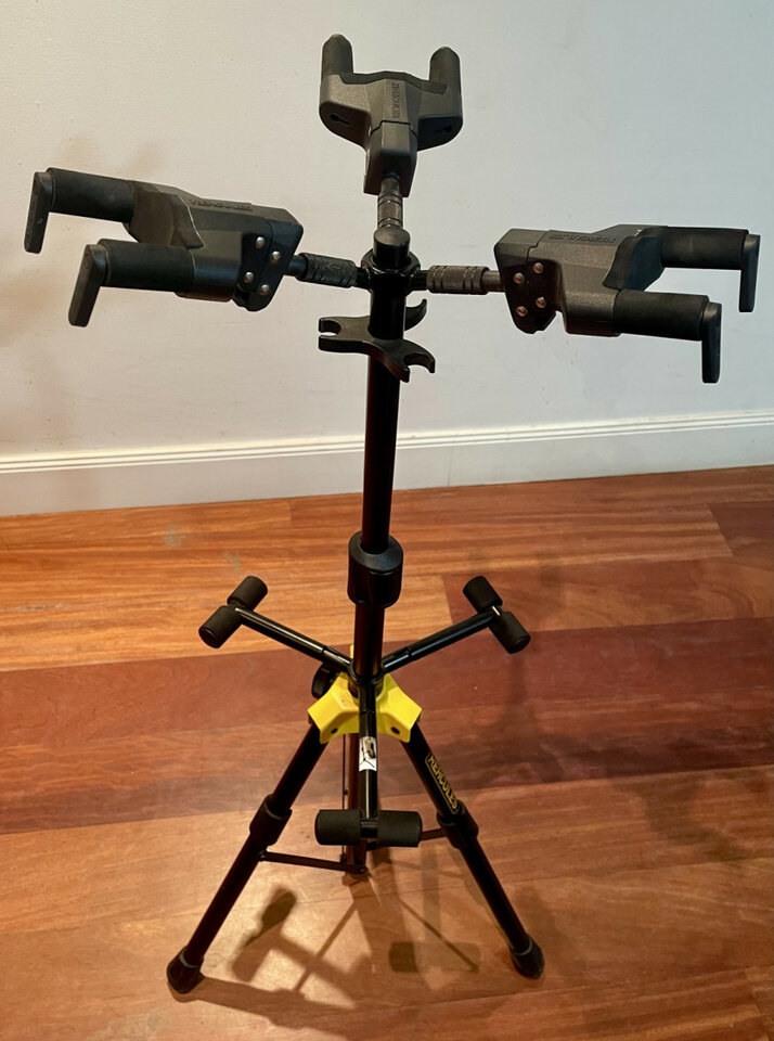 Soporte Hercules triple