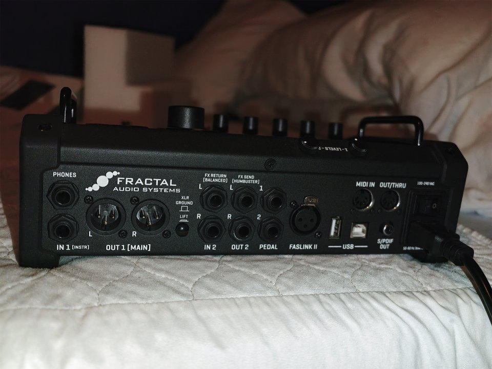 Fractal Audio FM3 Mark II Turbo+Cab packs y IRs de pago extra de segunda mano · Foto 4 de 4 · Madrid · 1099 €