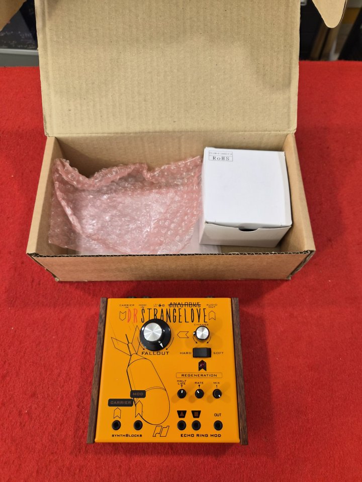 Analogue Solutions DR. Strangelove de segunda mano · Foto 1 de 3 · Girona · 200 €