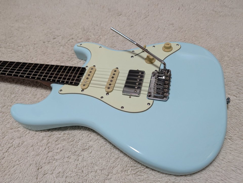 Schecter Nick Johnston HSS AF + Funda cuero Framus de segunda mano · Foto 2 de 10 · A Coruña · 650 €