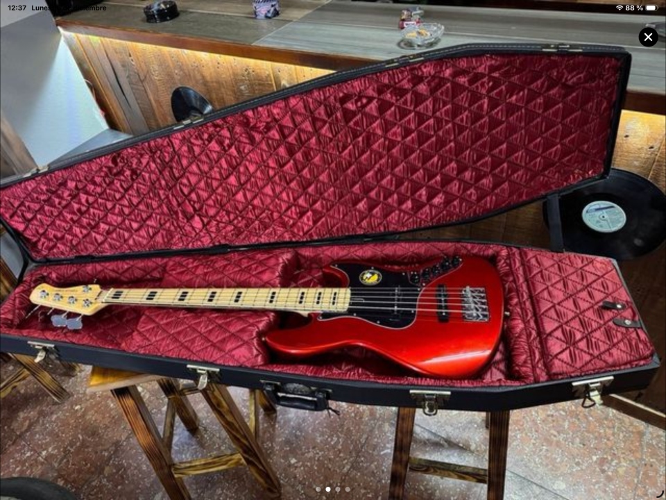 Bajo Marcus Miller V7 Vintage Swamp Ash-5