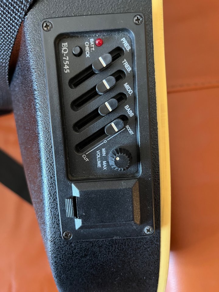 Guitarra electro-acústica ACADEMY S-500S