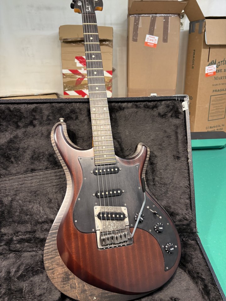 Guitarra knaggs severn t2 de segunda mano · Foto 2 de 9 · Illes Balears