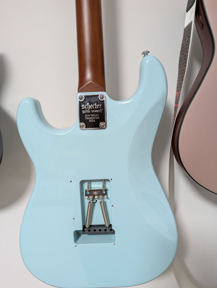 Schecter Nick Johnston HSS AF + Funda cuero Framus de segunda mano · Foto 5 de 10 · A Coruña · 650 €