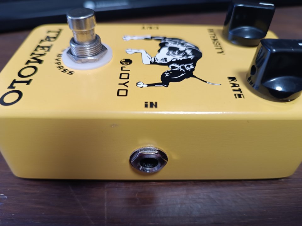 Joyo Tremolo de segunda mano · Foto 3 de 5 · SC Tenerife · 20 €