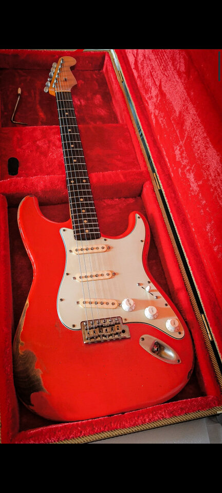 Proyectos de guitarra Vintage. Servicios de pintura, ajustes etc