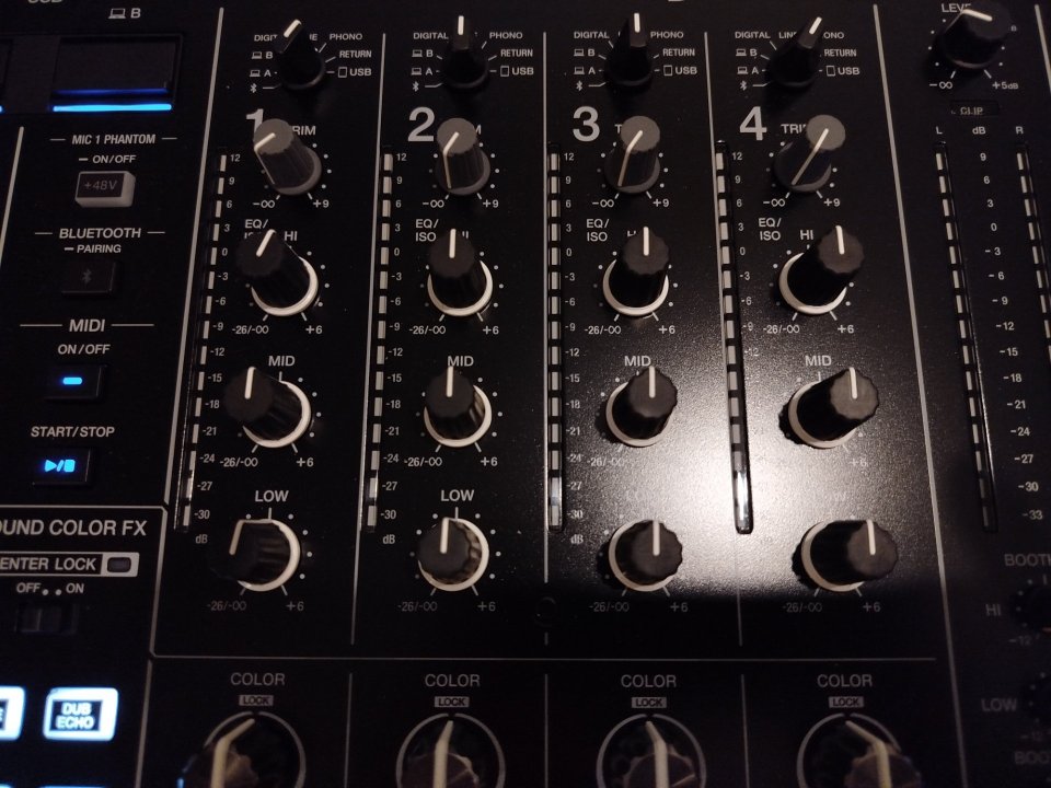 PIONEER DJM A9 (Mesa de mezclas) de segunda mano · Foto 2 de 10 · Araba · 1900 €