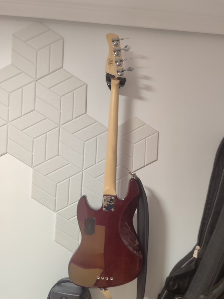 Bajo Marcus Miller V3 de segunda mano · Foto 2 de 2 · Murcia · 270 €