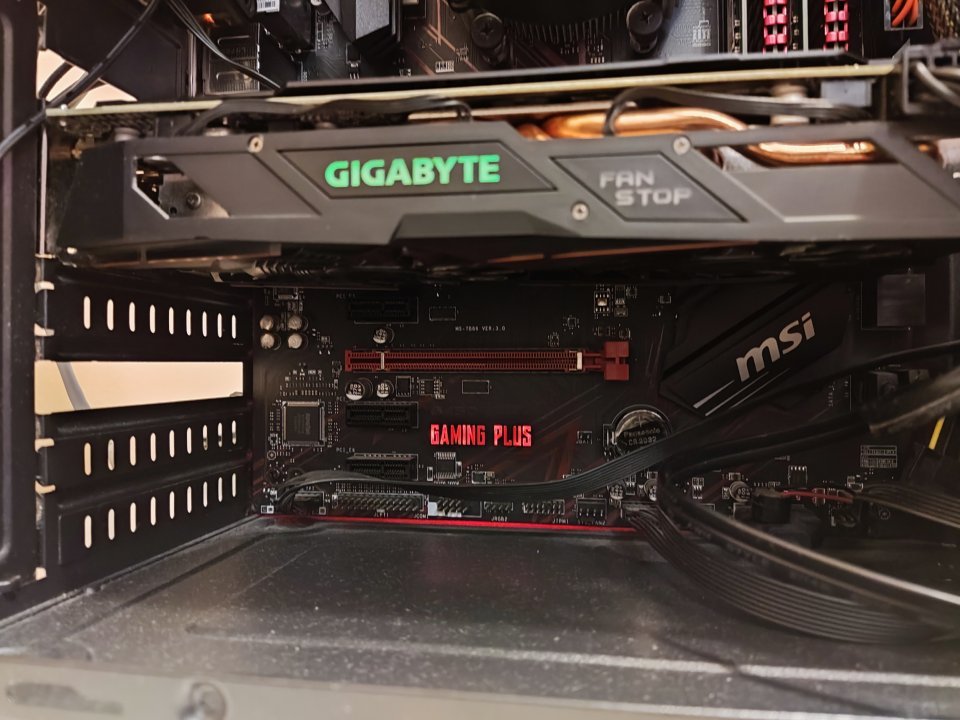 PC COMPLETO ALTAS PRESTACIONES x Guitarra Eléctrica o Bajo de segunda mano · Foto 3 de 4 · Alicante